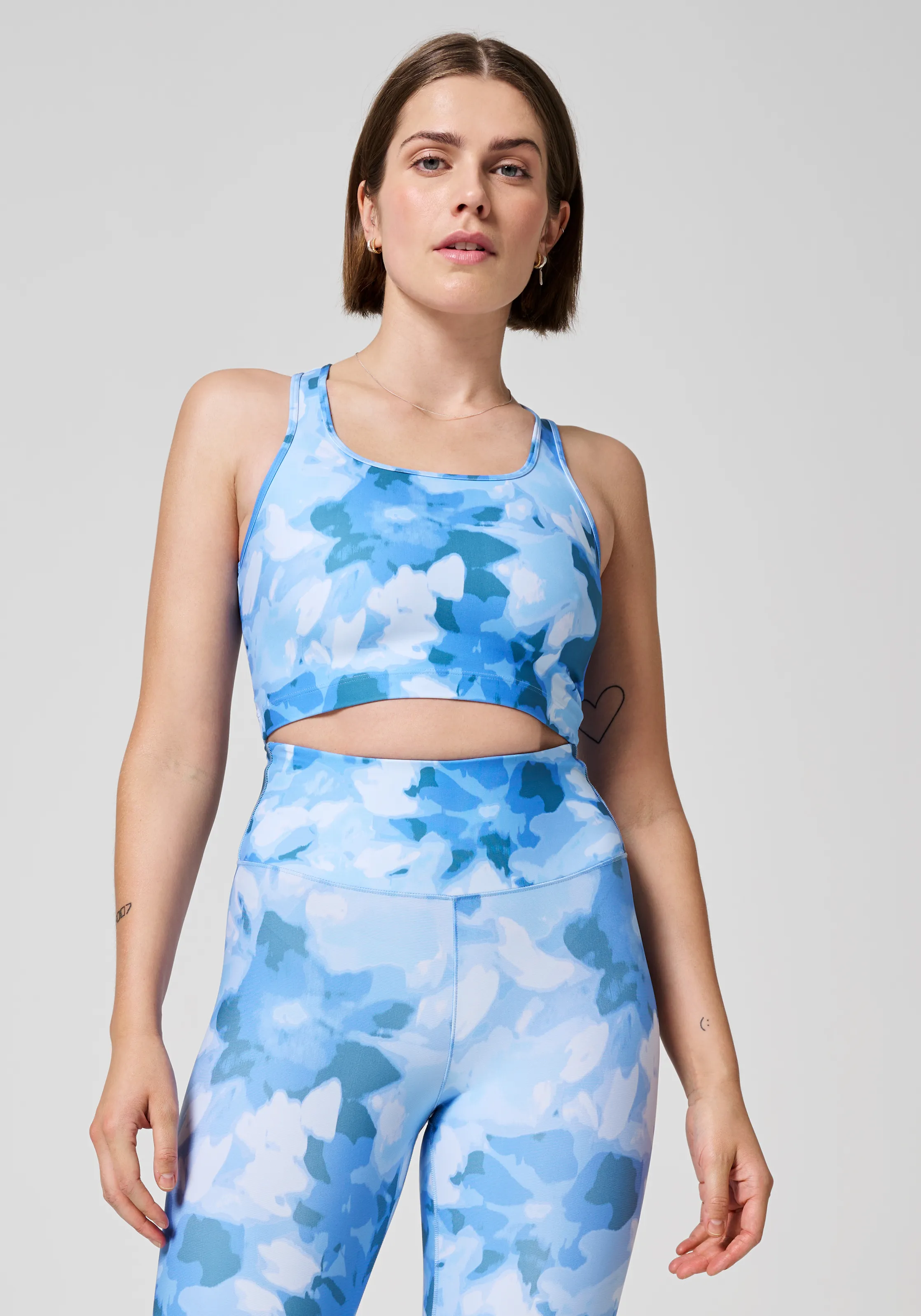 Casall Women&#x27;s Blossom Square Neck Sports Top Blossom Blue | Buy Casall Women&#x27;s Blossom Square Neck Sports Top Blossom Blue here | Outnorth