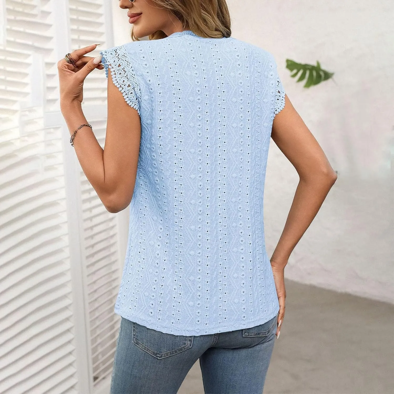Womens Tank Tops Dressy Casual Eyelet Sleeveless Patchwork Lace Shirt Crewneck Hollow Out Fashion Summer Tank Top